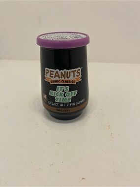 Welch's Concord Grape Jelly Peanuts Comic Classics NFL 1997 Jar Purple Lid